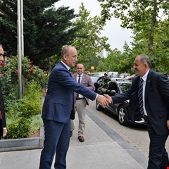 Bakan Özhaseki’den TOKİ’ye ziyaret